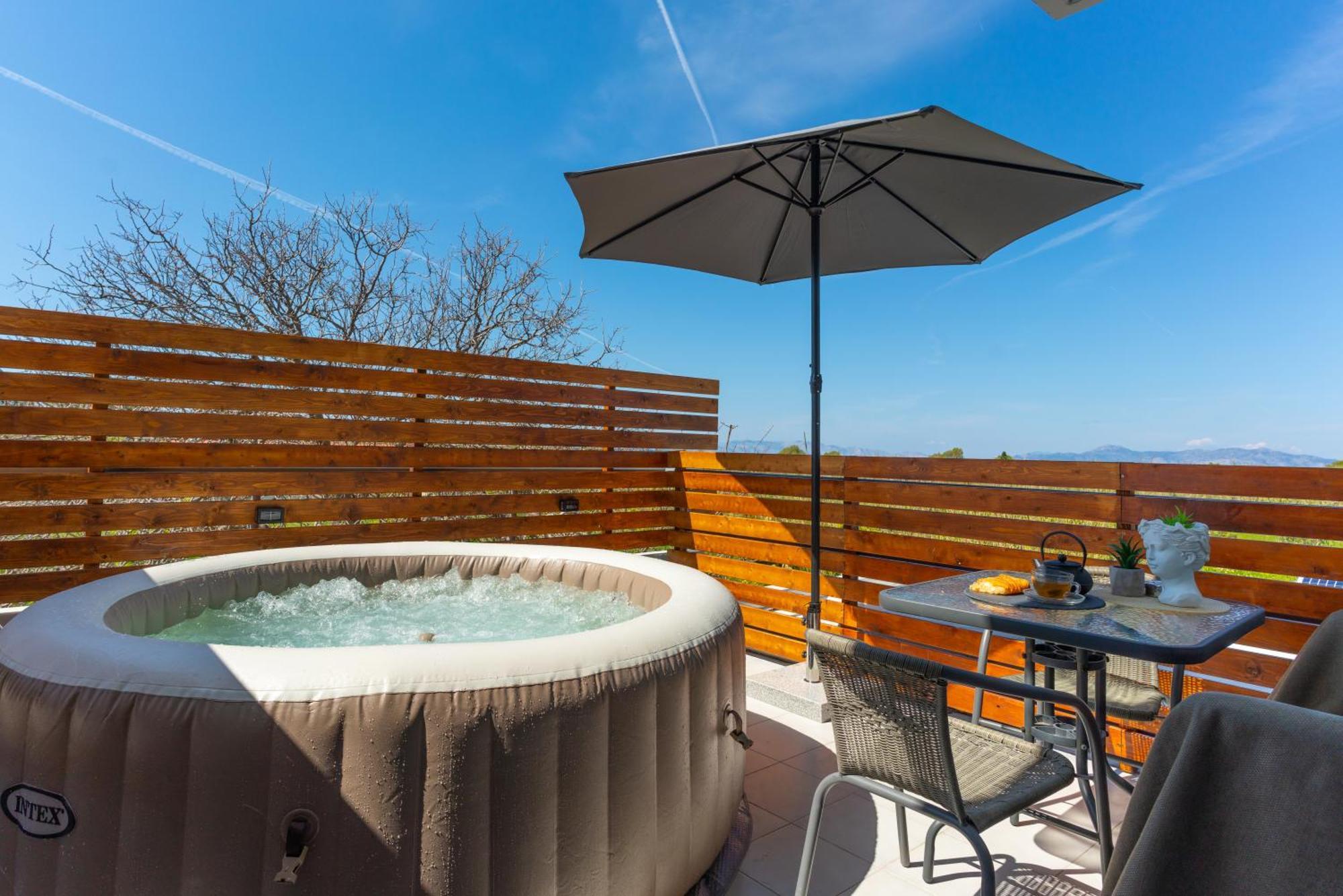 Marvinas Seaside Apartments, Gaia Apartment & Hydor Jacuzzi Apartment 클레마스티 외부 사진